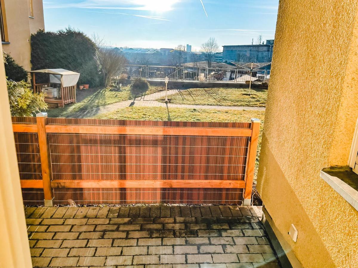 Schoene Wohnung, Eigene Terrasse, Privater Parkplatz, Wi-Fi, Waschmaschine, 3P Chemnitz Esterno foto