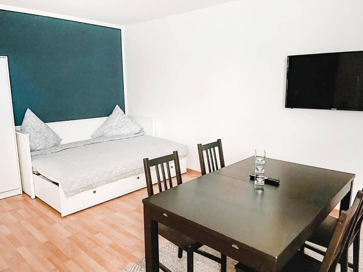 Schoene Wohnung, Eigene Terrasse, Privater Parkplatz, Wi-Fi, Waschmaschine, 3P Chemnitz Esterno foto